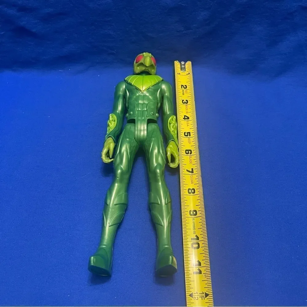 Hasbro /Marvel Spider-Man Titan action figure